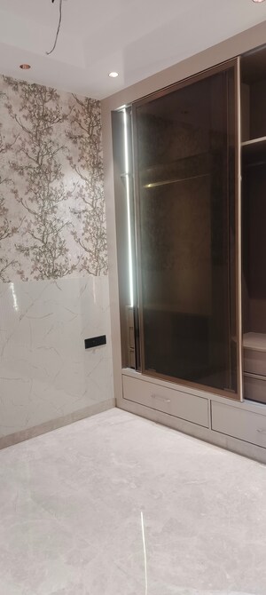 Room in 3 BHK Builder Floor at Janakpuri – for Sale