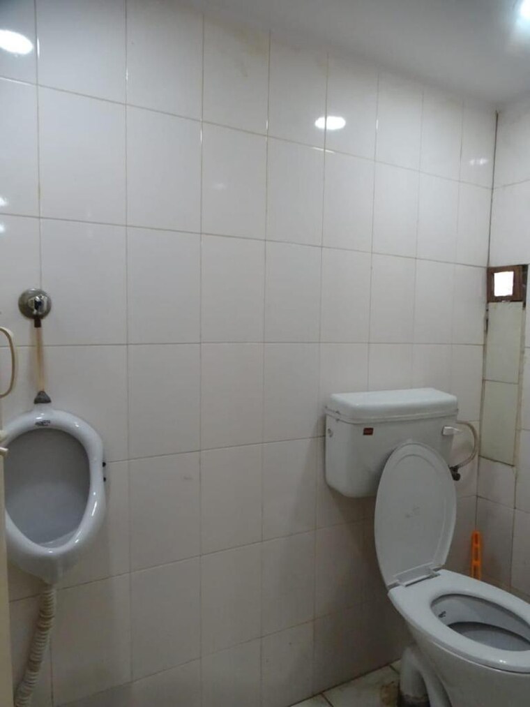 Bathroom, maheshwari-complex Commercial Office Space in IT/SEZ 2500 Sq.Ft. In Masab Tank Hyderabad 9506260