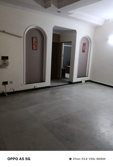 Building Lobby in 2 BHK Builder Floor at Sector 41 – for Rent
