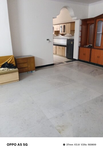 Room in 2 BHK Builder Floor at Sector 41 – for Rent