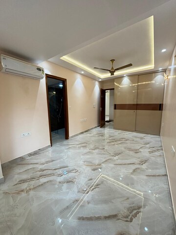 Room in 1 BHK Apartment at Vasant Kunj – for Sale
