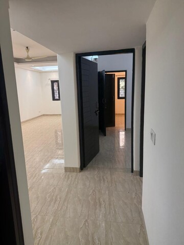  1 BHK Apartment at Vasant Kunj – for Sale