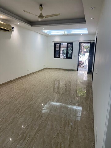 Room in 1 BHK Apartment at Vasant Kunj – for Sale