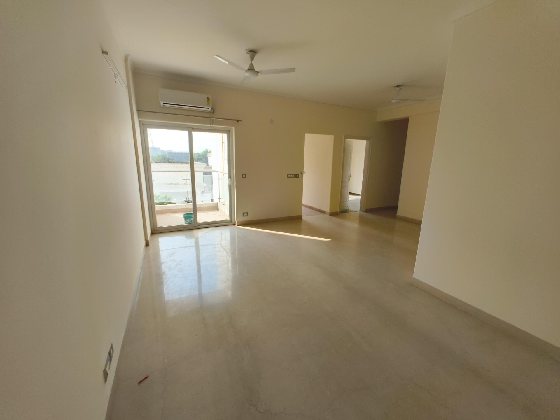 2.5 BHK + Study Room Apartment For Rent in Shree Vardhman Victoria