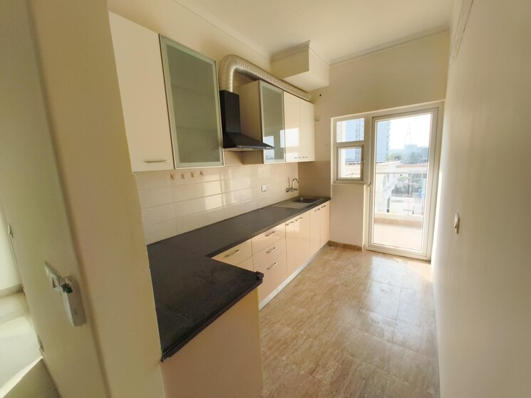 Kitchen, shree-vardhman-victoria 2.5 Bedroom 1350 Sq.Ft. Apartment In Sector 70 Gurgaon 9506269