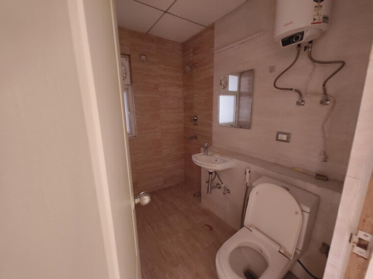 Bathroom, shree-vardhman-victoria 2.5 Bedroom 1350 Sq.Ft. Apartment In Sector 70 Gurgaon 9506269
