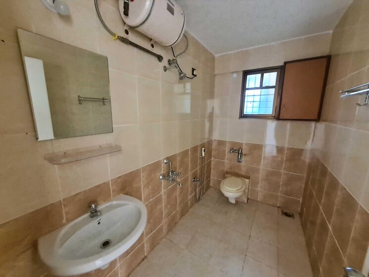 Bathroom, lunkad-goldcoast 3 Bedroom 1600 Sq.Ft. Apartment In Viman Nagar Pune 9506282