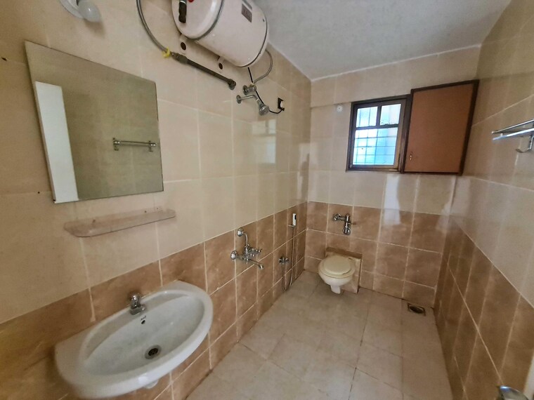 Bathroom, lunkad-goldcoast 3 Bedroom 1600 Sq.Ft. Apartment In Viman Nagar Pune 9506282