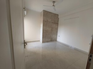 Room in 2.5 BHK Apartment at Shree Vardhman Victoria, Sector 70 – for Rent