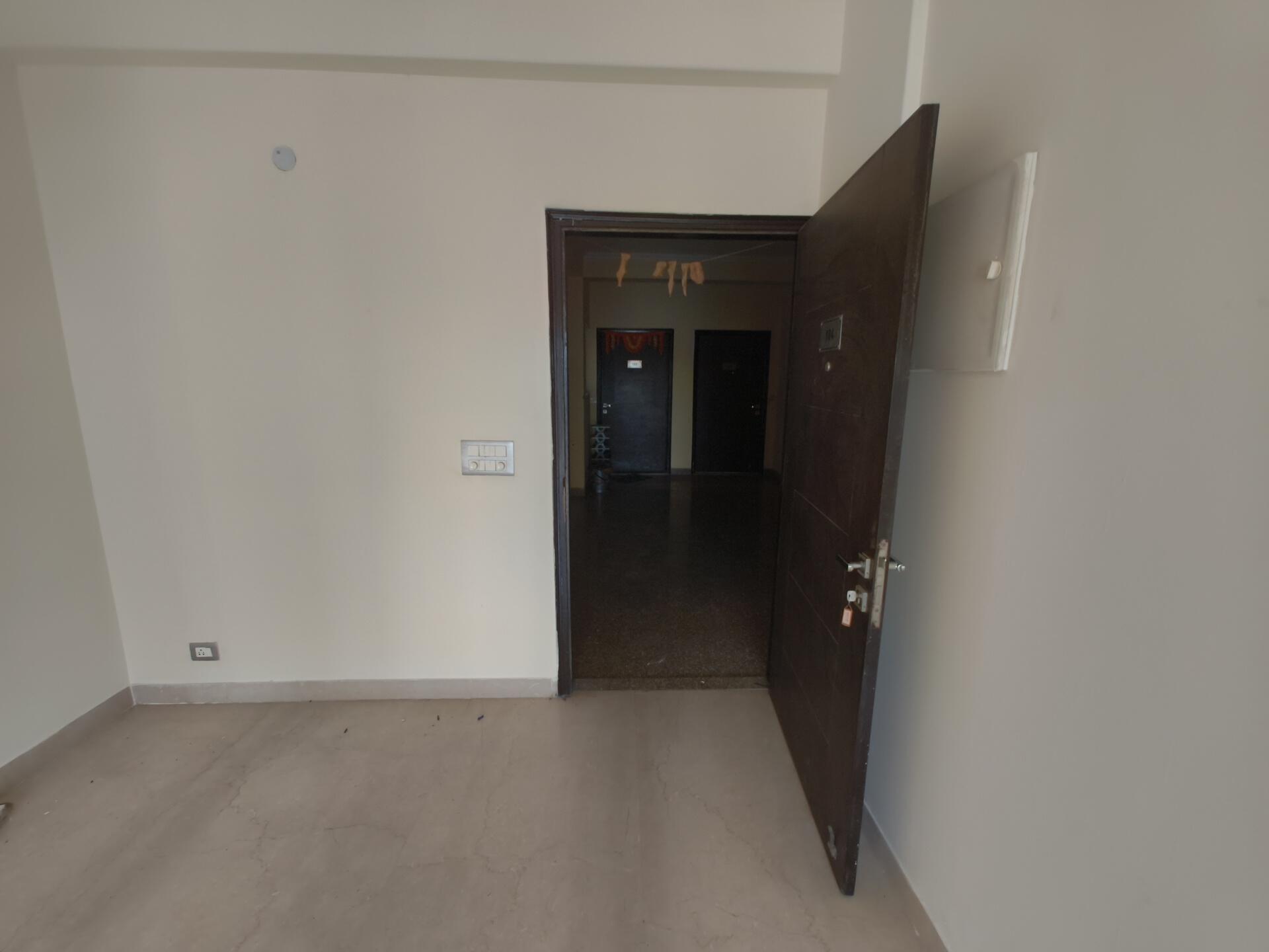 2.5 BHK + Study Room 1350 Sq.Ft. Apartment in Shree Vardhman Victoria