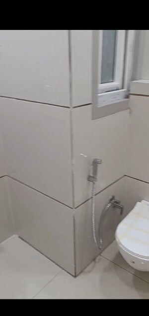 Furnished Amenities in 4 BHK Builder Floor at Dwarka Mor – for Sale