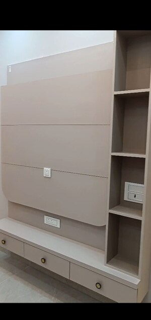 Furnished Amenities in 4 BHK Builder Floor at Dwarka Mor – for Sale