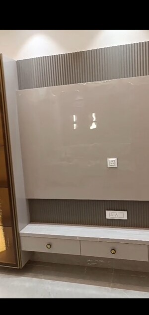 Room in 4 BHK Builder Floor at Dwarka Mor – for Sale