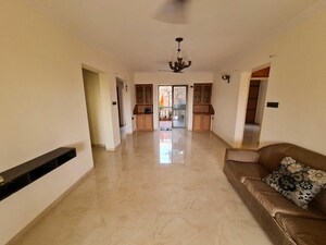 Room in 4 BHK Apartment at Lunkad Goldcoast, Viman Nagar – for Rent