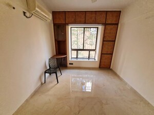 Room in 4 BHK Apartment at Lunkad Goldcoast, Viman Nagar – for Rent