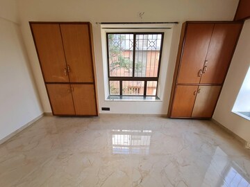 Room in 4 BHK Apartment at Lunkad Goldcoast, Viman Nagar – for Rent