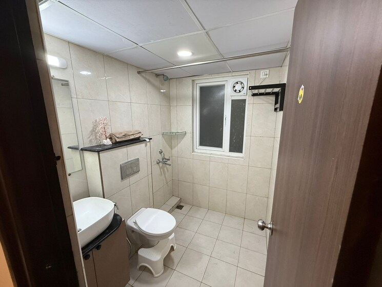 Bathroom, pashmina-waterfront 1 Bedroom 700 Sq.Ft. Apartment In Old Madras Road Bangalore 9501569