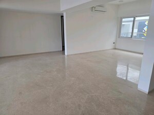 Room in 4 BHK Apartment at Naiknavare Eminence Saga, Viman Nagar – for Rent