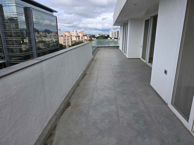 Balcony, naiknavare-eminence-saga 4 Bedroom 3122 Sq.Ft. Apartment In Viman Nagar Pune 9506294
