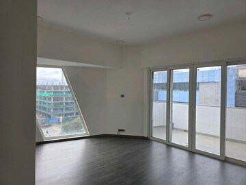 Room in 4 BHK Apartment at Naiknavare Eminence Saga, Viman Nagar – for Rent