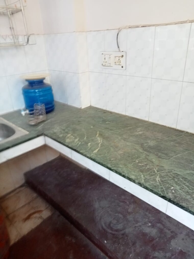 Kitchen, kalkaji 1.5 Bedroom 600 Sq.Ft. Builder Floor In Kalkaji Delhi 9506328