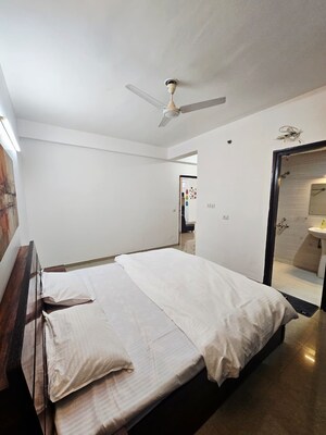 Bedroom in 3.5 BHK Apartment at Rishita Manhattan, Gomti Nagar – for Rent