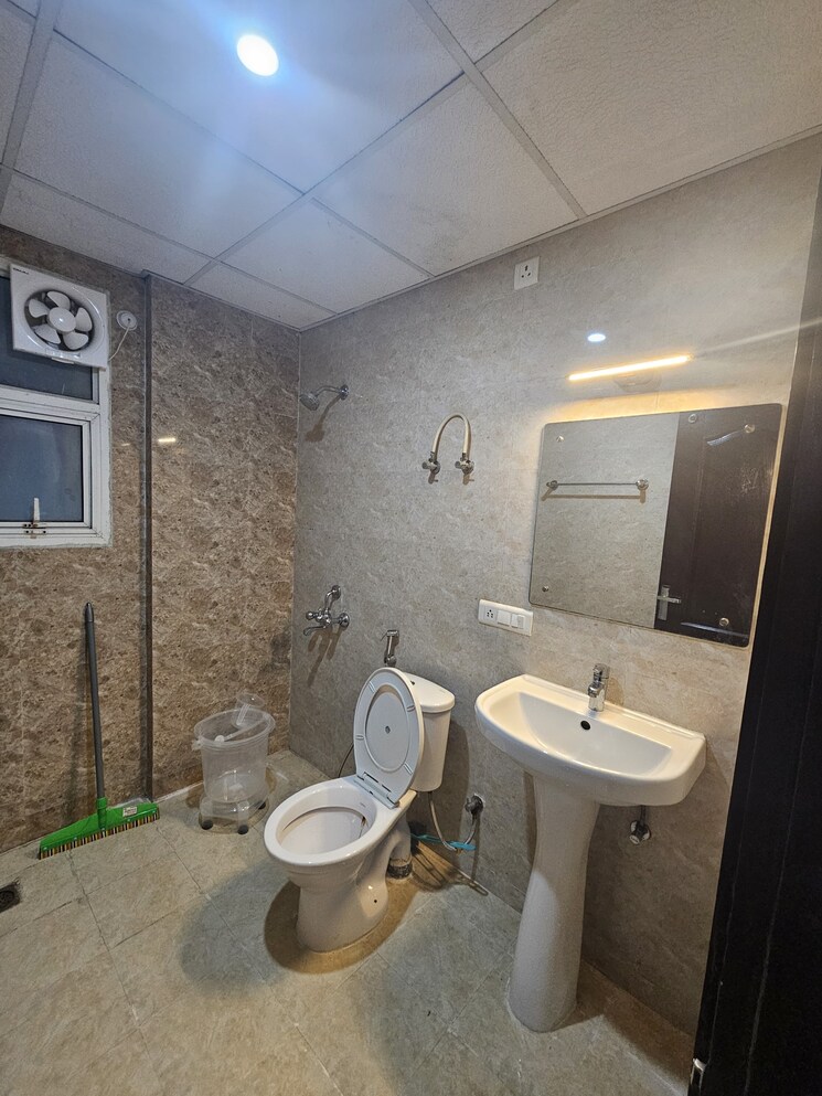 Bathroom, rishita-manhattan 3.5 Bedroom 1765 Sq.Ft. Apartment In Gomti Nagar Lucknow 9506333