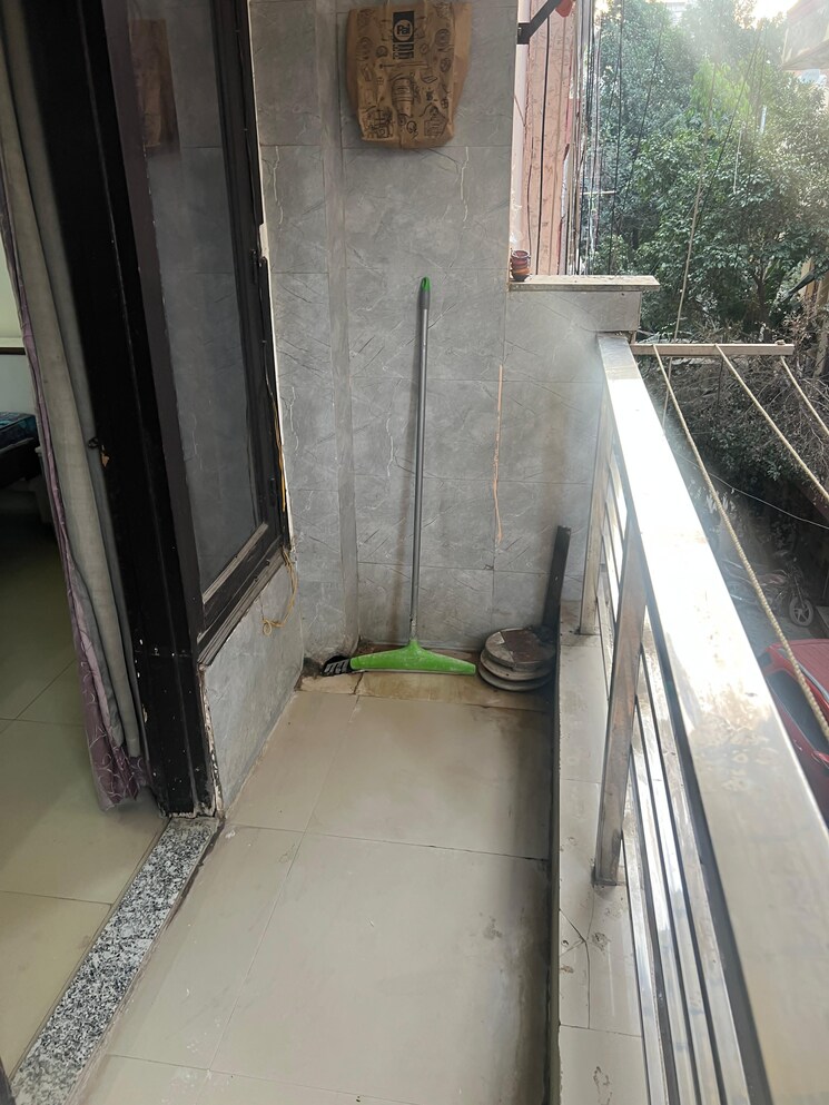 Balcony, defence colony 4 Bedroom 328 Sq.Yd. Builder Floor In Defence Colony Delhi 9506372