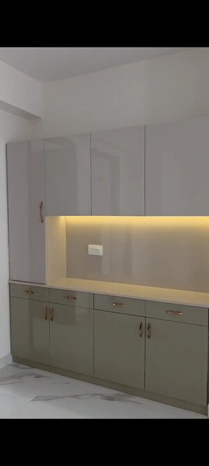 Furnished Amenities in 2.5 BHK Builder Floor at Smart World Gems, Sector 89 – for Rent