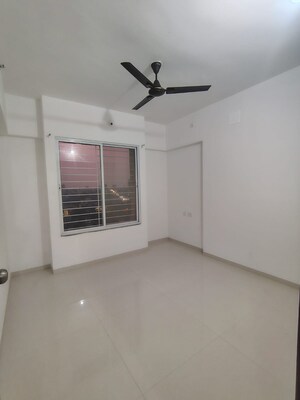 Room in 3 BHK Apartment at Godrej Park Ridge, Manjari – for Rent
