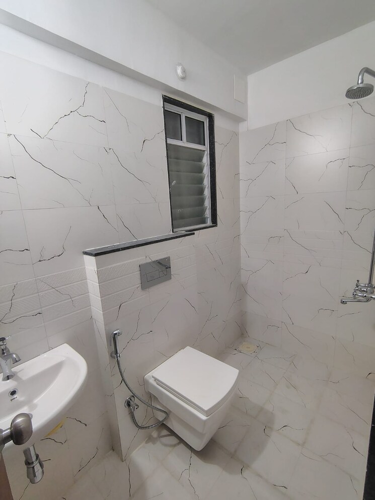 Bathroom, godrej-park-ridge 3 Bedroom 1000 Sq.Ft. Apartment In Manjari Pune 9506379