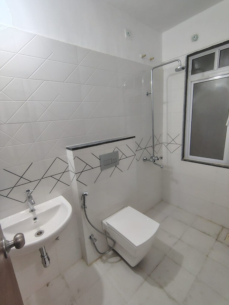 Bathroom, godrej-park-ridge 3 Bedroom 1000 Sq.Ft. Apartment In Manjari Pune 9506379