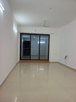 2 BHK Apartment For Sale in Rustomjee Elanza