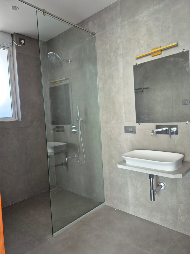 Bathroom, vraj-tiara 3 Bedroom 1160 Sq.Ft. Apartment In Worli Mumbai 9506393