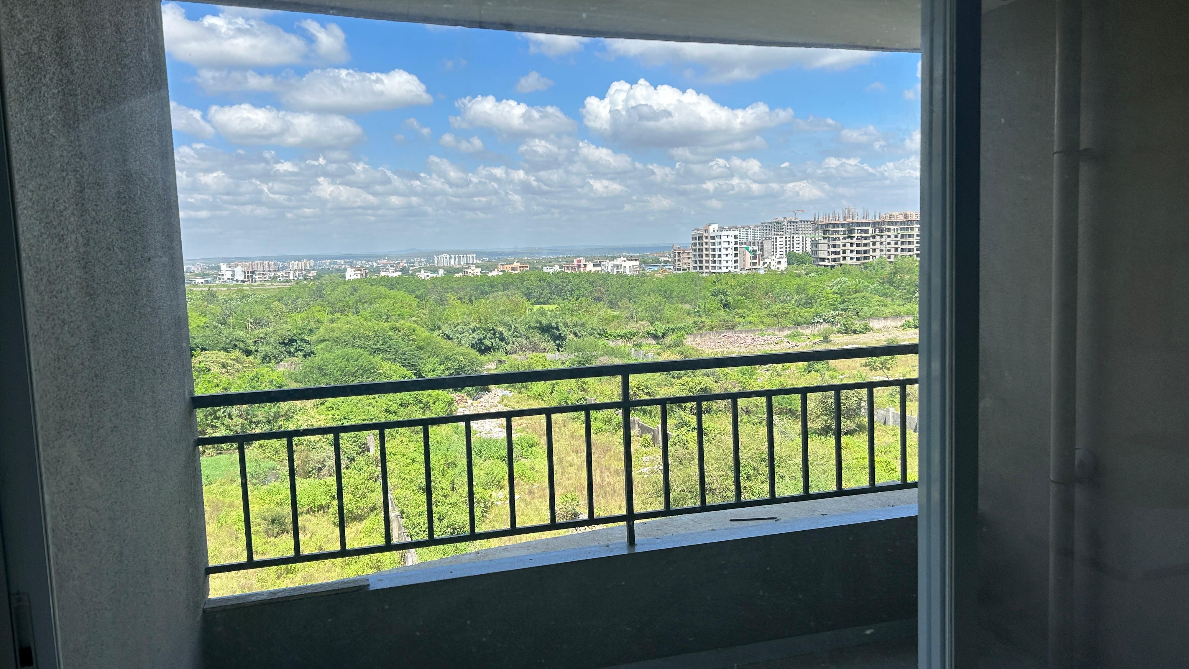 2 BHK Apartment For Rent in Mantra Montana Phase 1