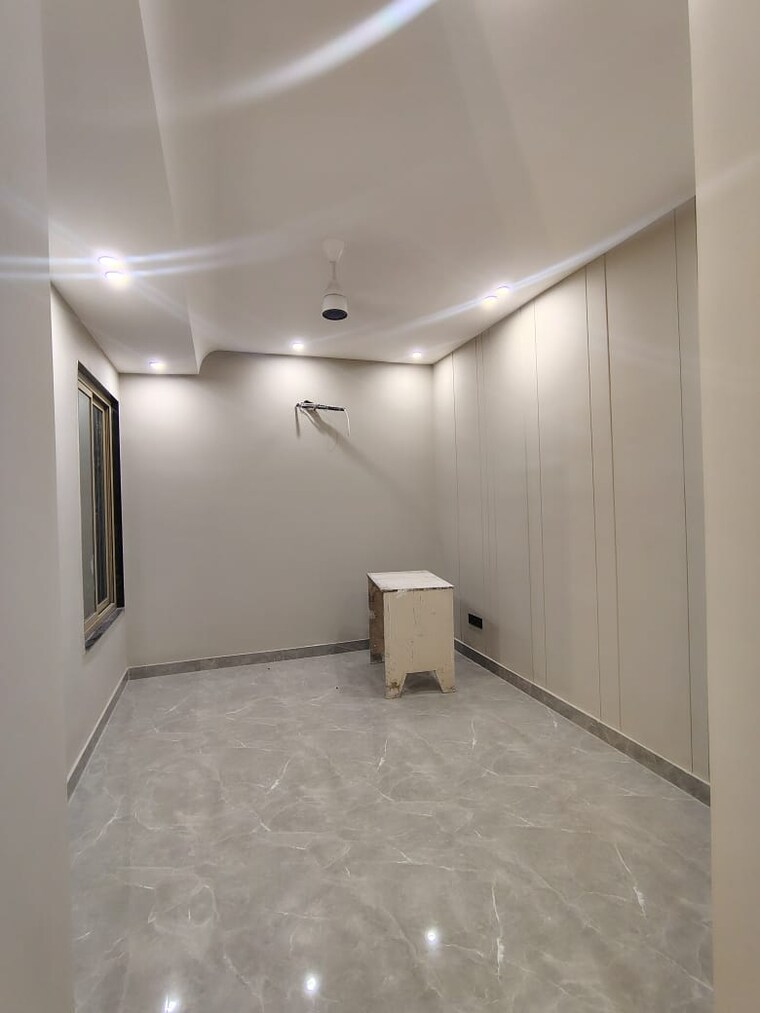 Bathroom, defence colony 4 Bedroom 327 Sq.Yd. Builder Floor In Defence Colony Delhi 9506417