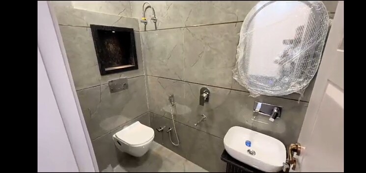 Bathroom, dwarka mor 4 Bedroom 1350 Sq.Ft. Builder Floor In Dwarka Mor Delhi 9506425