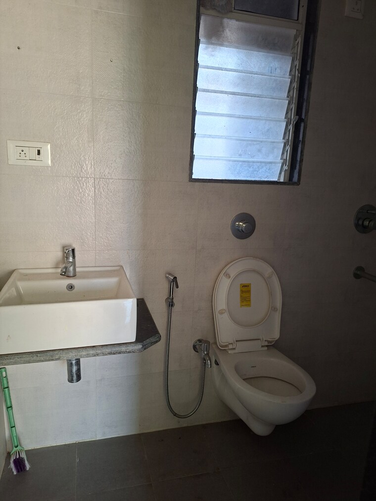 Bathroom, vihang-valley-phase-3 1 Bedroom 465 Sq.Ft. Apartment In Kasarvadavali Thane 9506426