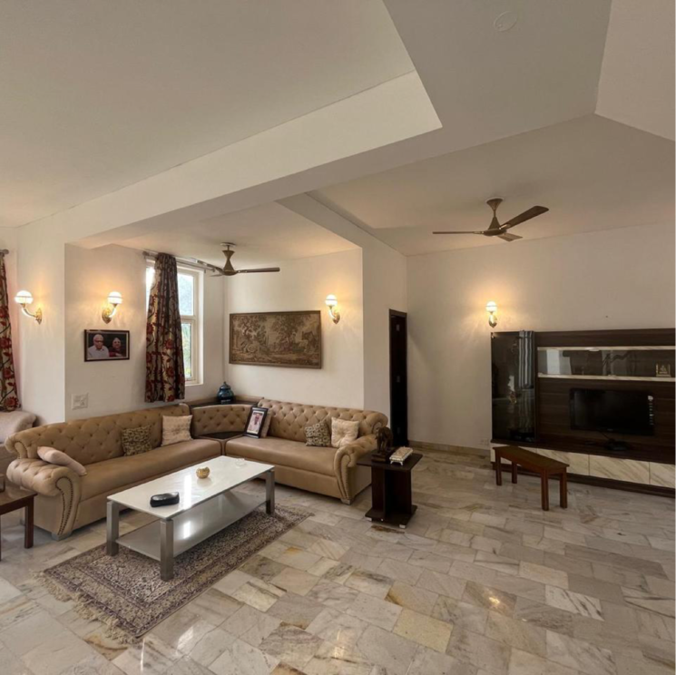  Parking, chattarpur 3 Bedroom 12000 Sq.Yd. Villa In Chattarpur Delhi 9506444