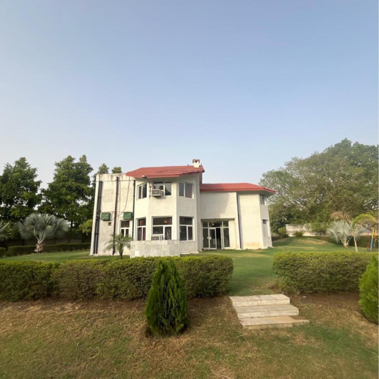Exterior View, chattarpur 3 Bedroom 12000 Sq.Yd. Villa In Chattarpur Delhi 9506444