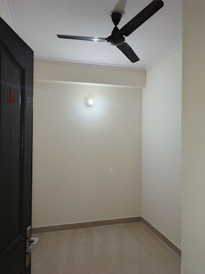 Room in 2 BHK Apartment at JM Florence, Tech Zone 4 Greater Noida – for Sale