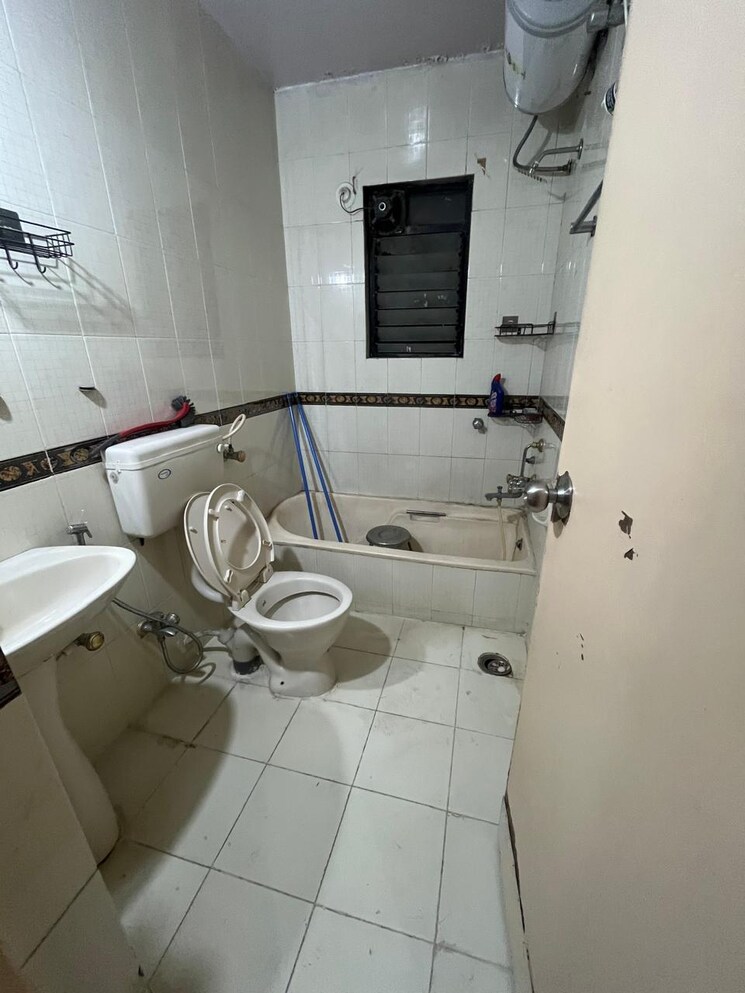 Bathroom, rahul-towers 2 Bedroom 950 Sq.Ft. Apartment In Kothrud Pune 9506452