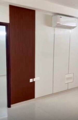 Room in 3 BHK Apartment at Rajapushpa Provincia, Narsingi – for Rent