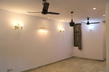 Master Bedroom in 2 BHK Builder Floor at Chittaranjan Park – for Rent