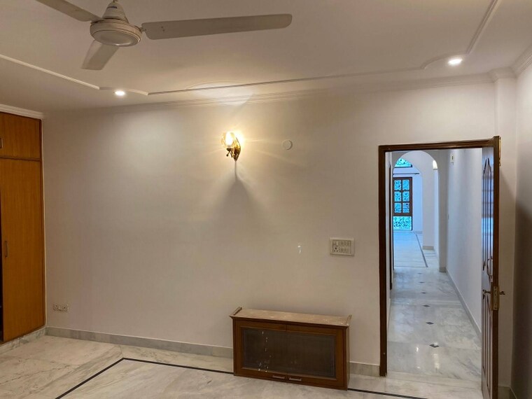 Master Bedroom, greater kailash i 2 Bedroom 1800 Sq.Ft. Builder Floor In Greater Kailash I Delhi 9506459