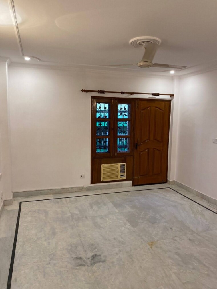 Master Bedroom, greater kailash i 2 Bedroom 1800 Sq.Ft. Builder Floor In Greater Kailash I Delhi 9506459