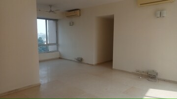 Room in 3 BHK Builder Floor at Emaar MGF Emerald Hills, Sector 65 – for Rent