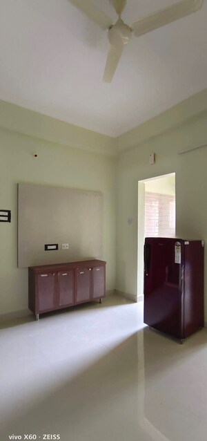 Room in 1 BHK Apartment at Kondapur – for Rent