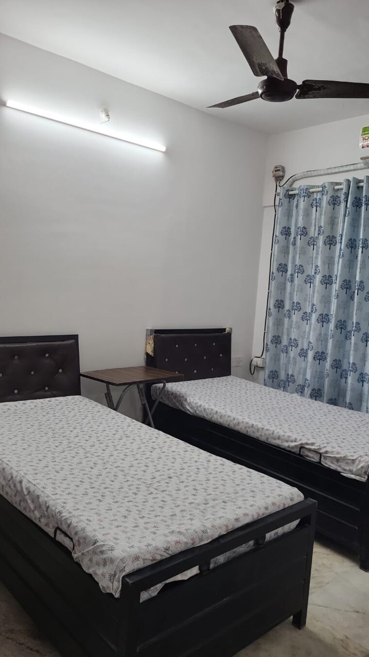 Bedroom, powai Pg For Boys In Powai 9506532
