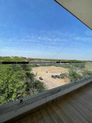 Swimming Pool in 2 BHK Builder Floor at Saket – for Rent